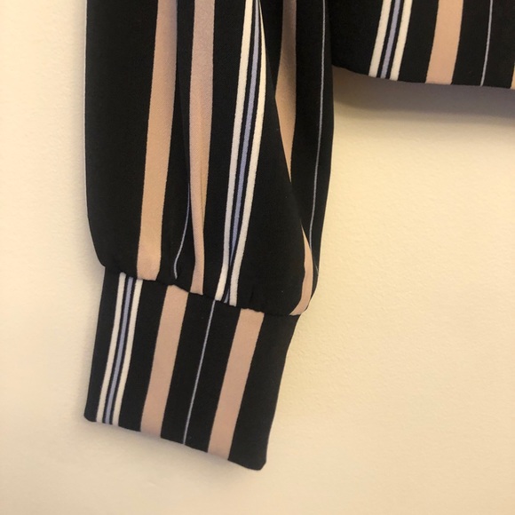 Dynamite Full Zip Crop Blouse, Size XS - Picture 3 of 10